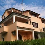 Apartments Filip & Tara